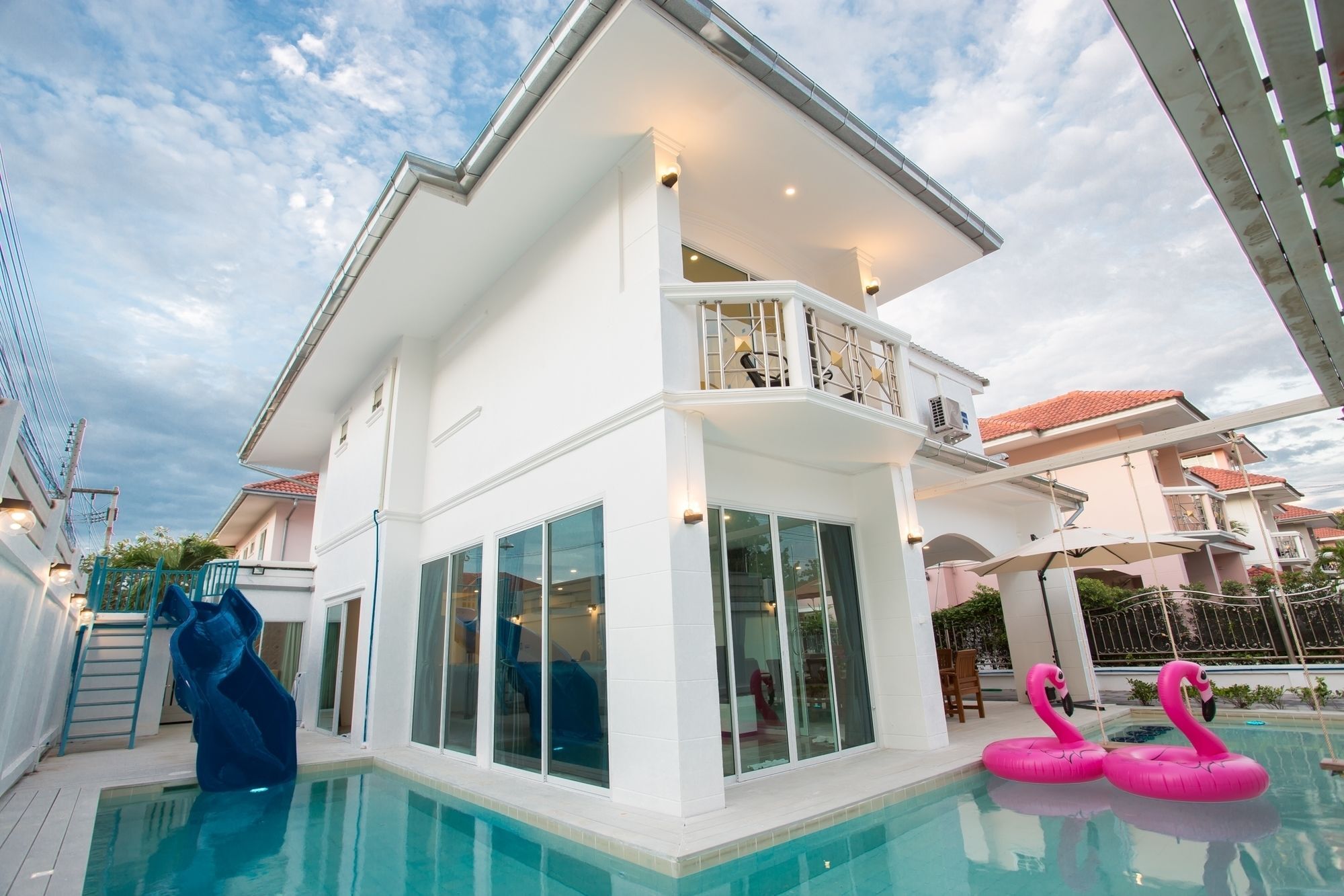 The Ville Modern Viewpoint Pool Villa Pattaya Bagian luar foto